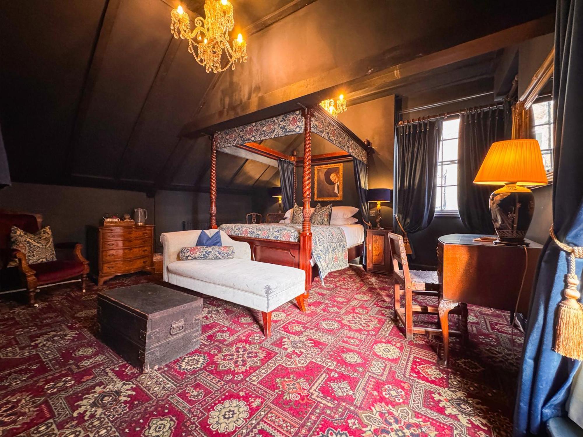 Guy Fawkes Inn — Photos 3